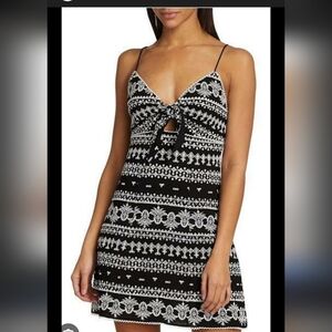 Alice + Olivia Roe Tie Front Flare Dress, Black & White Embroidered, Size 6, EUC